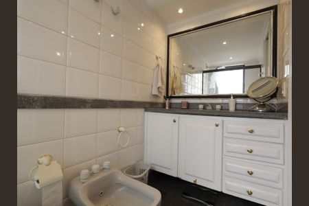 Apartamento à venda com 230m², 4 quartos e 4 vagasBanheiro da Suíte 1