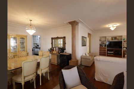 Apartamento à venda com 230m², 4 quartos e 4 vagasSala