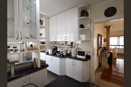 Apartamento à venda com 230m², 4 quartos e 4 vagasCozinha