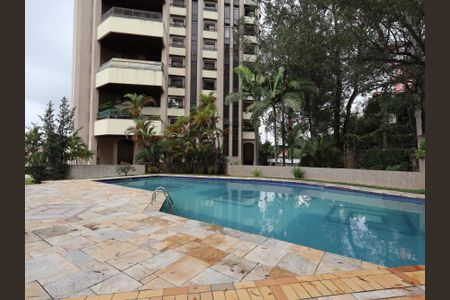Apartamento à venda com 230m², 4 quartos e 4 vagasÁrea comum - Piscina