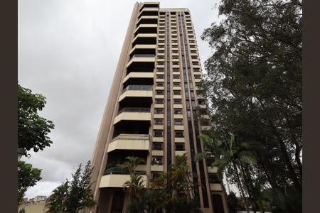 Apartamento à venda com 230m², 4 quartos e 4 vagasFachada