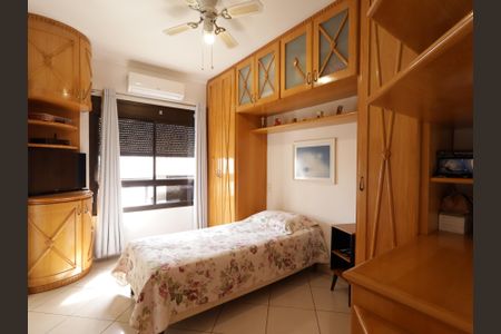 Apartamento à venda com 230m², 4 quartos e 4 vagasSuíte 2