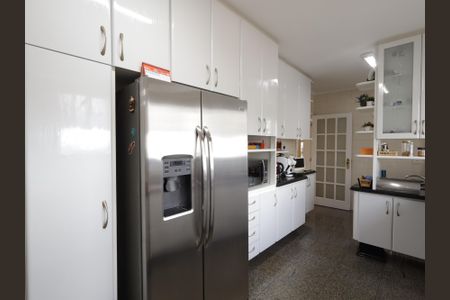 Apartamento à venda com 230m², 4 quartos e 4 vagasCozinha