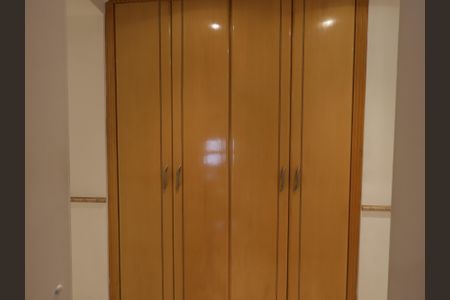 Apartamento à venda com 230m², 4 quartos e 4 vagasCorredor