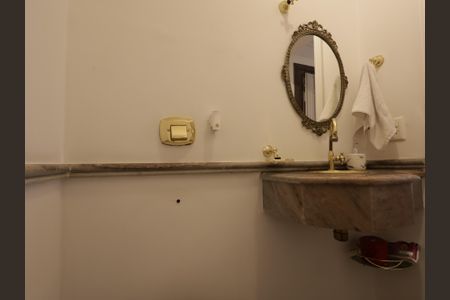 Apartamento à venda com 230m², 4 quartos e 4 vagasLavabo