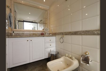 Apartamento à venda com 230m², 4 quartos e 4 vagasBanheiro da Suíte 2