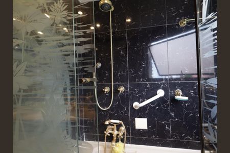 Apartamento à venda com 230m², 4 quartos e 4 vagasBanheiro da Suíte