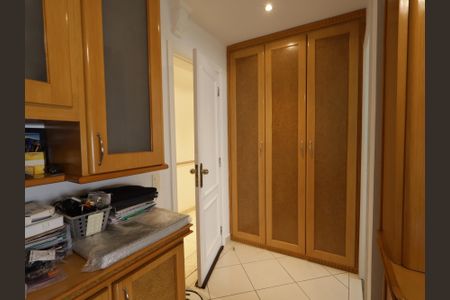 Apartamento à venda com 230m², 4 quartos e 4 vagasSuíte 3