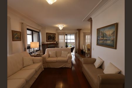 Apartamento à venda com 230m², 4 quartos e 4 vagasSala de TV