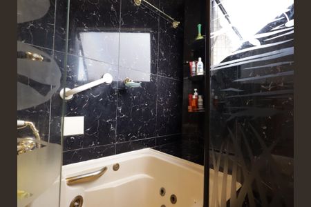 Apartamento à venda com 230m², 4 quartos e 4 vagasBanheiro da Suíte