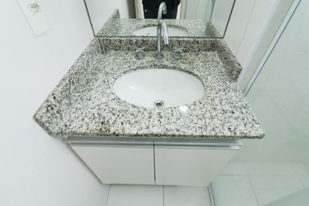 Apartamento à venda com 75m², 2 quartos e 1 vaga Apartamento à venda com 75m², 2 quartos e 1 vagaBanheiro da Suíte