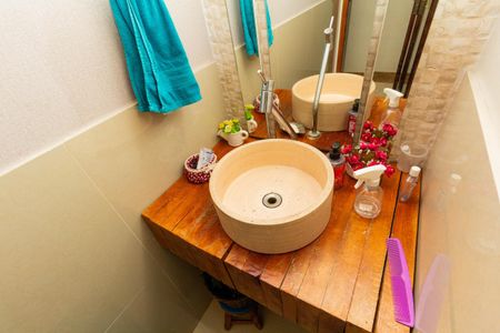 Casa à venda com 102m², 3 quartos e 2 vagas Casa à venda com 102m², 3 quartos e 2 vagasBanheiro 3