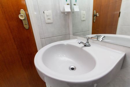 Casa à venda com 102m², 3 quartos e 2 vagas Casa à venda com 102m², 3 quartos e 2 vagasBanheiro 2