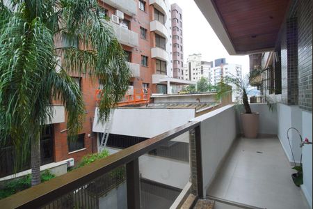 Apartamento à venda com 110m², 2 quartos e 2 vagasVaranda