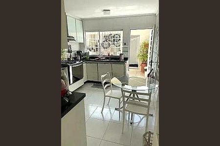 Casa à venda com 200m², 3 quartos e 2 vagas