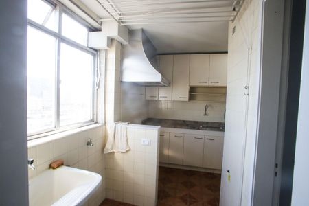 Apartamento à venda com 94m², 2 quartos e 1 vagaÁrea de Serviço