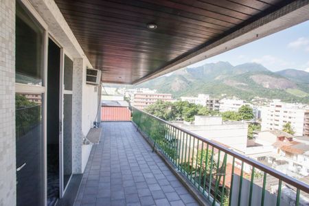 Apartamento à venda com 94m², 2 quartos e 1 vagaVaranda da Suíte