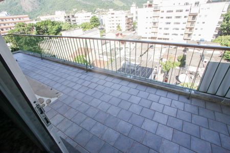 Apartamento à venda com 94m², 2 quartos e 1 vagaVaranda da Suíte