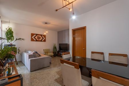 Apartamento à venda com 116m², 3 quartos e 2 vagas Apartamento à venda com 116m², 3 quartos e 2 vagasSala