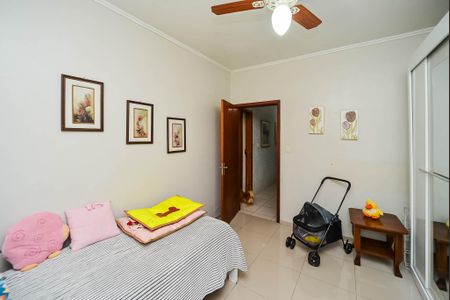 Casa à venda com 180m², 3 quartos e 3 vagas Casa à venda com 180m², 3 quartos e 3 vagasQuarto