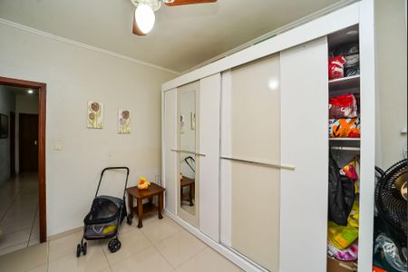 Casa à venda com 180m², 3 quartos e 3 vagas Casa à venda com 180m², 3 quartos e 3 vagasQuarto