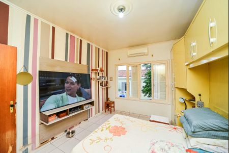 Casa à venda com 180m², 3 quartos e 3 vagas Casa à venda com 180m², 3 quartos e 3 vagasSuíte