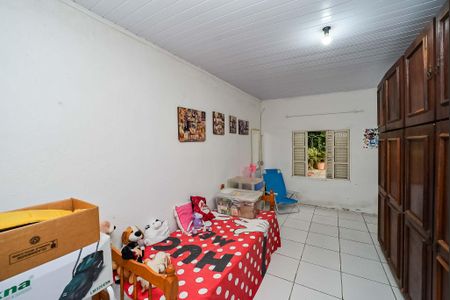 Casa à venda com 180m², 3 quartos e 3 vagas Casa à venda com 180m², 3 quartos e 3 vagasCasa dos fundos Quarto do fundos