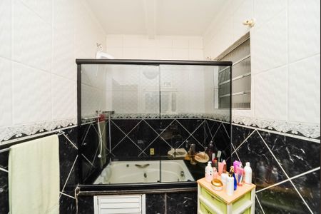 Casa à venda com 180m², 3 quartos e 3 vagas Casa à venda com 180m², 3 quartos e 3 vagasBanheiro da Suíte