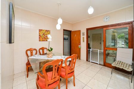 Casa à venda com 180m², 3 quartos e 3 vagas Casa à venda com 180m², 3 quartos e 3 vagasSala de Jantar