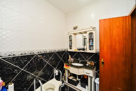 Casa à venda com 180m², 3 quartos e 3 vagas Casa à venda com 180m², 3 quartos e 3 vagasBanheiro da Suíte
