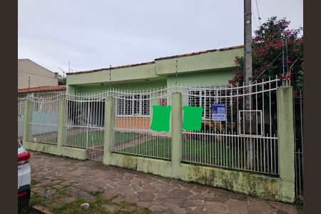 Casa à venda com 180m², 3 quartos e 3 vagas Casa à venda com 180m², 3 quartos e 3 vagasFachada