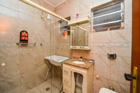 Casa à venda com 180m², 3 quartos e 3 vagas Casa à venda com 180m², 3 quartos e 3 vagasBanheiro Social