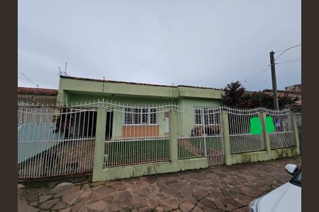 Casa à venda com 180m², 3 quartos e 3 vagas Casa à venda com 180m², 3 quartos e 3 vagasFachada