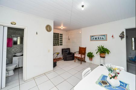 Casa à venda com 180m², 3 quartos e 3 vagas Casa à venda com 180m², 3 quartos e 3 vagasSala da Casa dos fundos