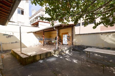 Casa à venda com 255m², 4 quartos e 4 vagasÁrea externa