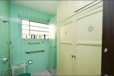 Casa à venda com 255m², 4 quartos e 4 vagasBanheiro Suíte