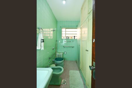 Casa à venda com 255m², 4 quartos e 4 vagasBanheiro Suíte