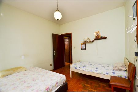 Casa à venda com 255m², 4 quartos e 4 vagasQuarto 2