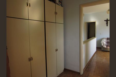 Casa à venda com 189m², 2 quartos e 2 vagasHall da Suíte/Closet/ Banheiro