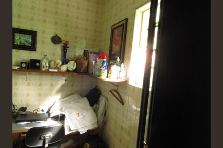 Casa à venda com 189m², 2 quartos e 2 vagasEscritório