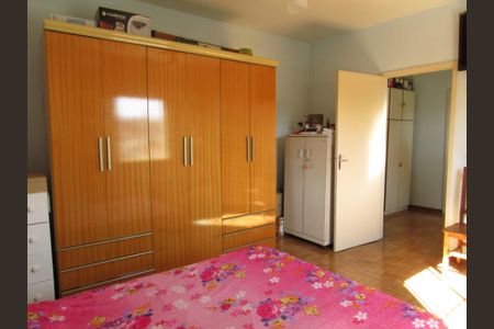 Casa à venda com 189m², 2 quartos e 2 vagasSuíte