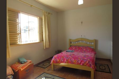 Casa à venda com 189m², 2 quartos e 2 vagasSuíte