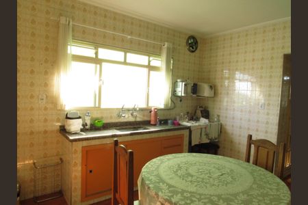 Casa à venda com 189m², 2 quartos e 2 vagasCozinha