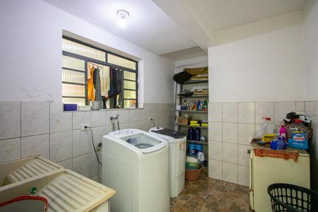 Casa à venda com 300m², 3 quartos e 4 vagasÁrea de serviço 2