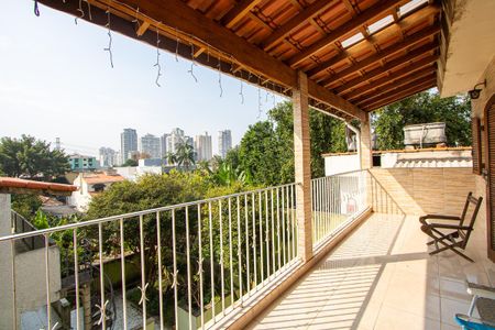 Casa à venda com 300m², 3 quartos e 4 vagasVaranda do piso superior