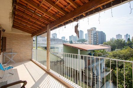 Casa à venda com 300m², 3 quartos e 4 vagasVaranda do piso superior