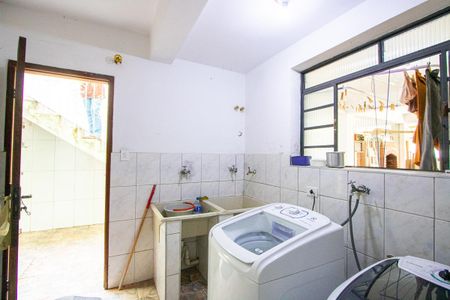 Casa à venda com 300m², 3 quartos e 4 vagasÁrea de serviço 2