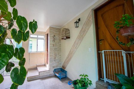 Casa à venda com 300m², 3 quartos e 4 vagasHall social de entrada