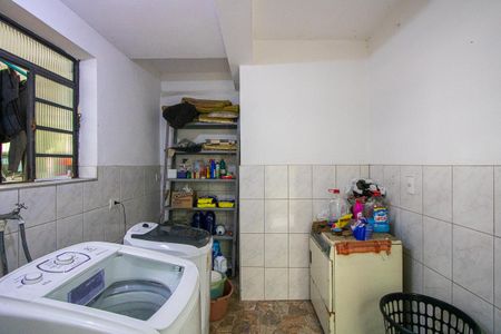Casa à venda com 300m², 3 quartos e 4 vagasÁrea de serviço 2