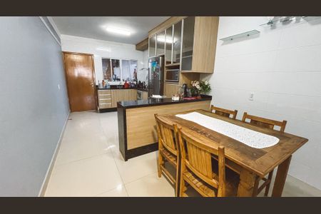 Casa à venda com 160m², 3 quartos e 3 vagas Casa à venda com 160m², 3 quartos e 3 vagasCozinha